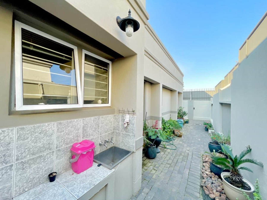 3 Bedroom Property for Sale in Die Wilgers Gauteng