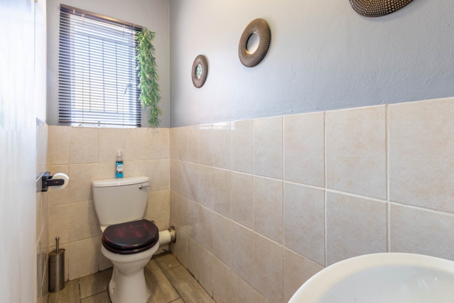 2 Bedroom Property for Sale in Wilgeheuwel Gauteng
