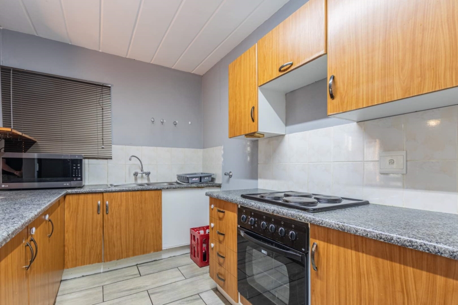 2 Bedroom Property for Sale in Wilgeheuwel Gauteng