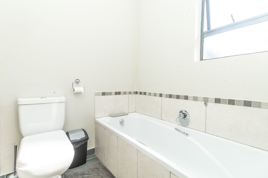 To Let 2 Bedroom Property for Rent in Honeydew Gauteng