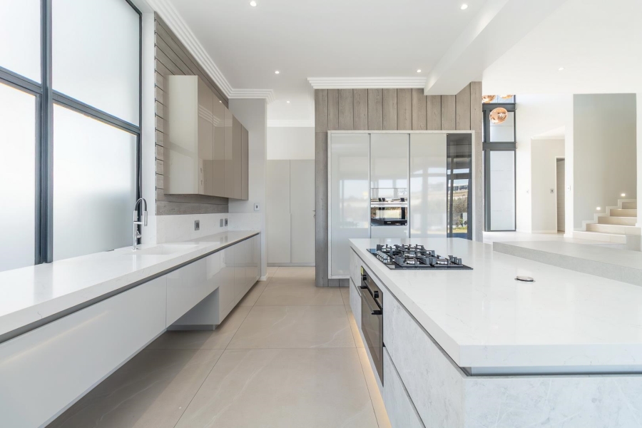 6 Bedroom Property for Sale in Waterfall Country Estate Gauteng