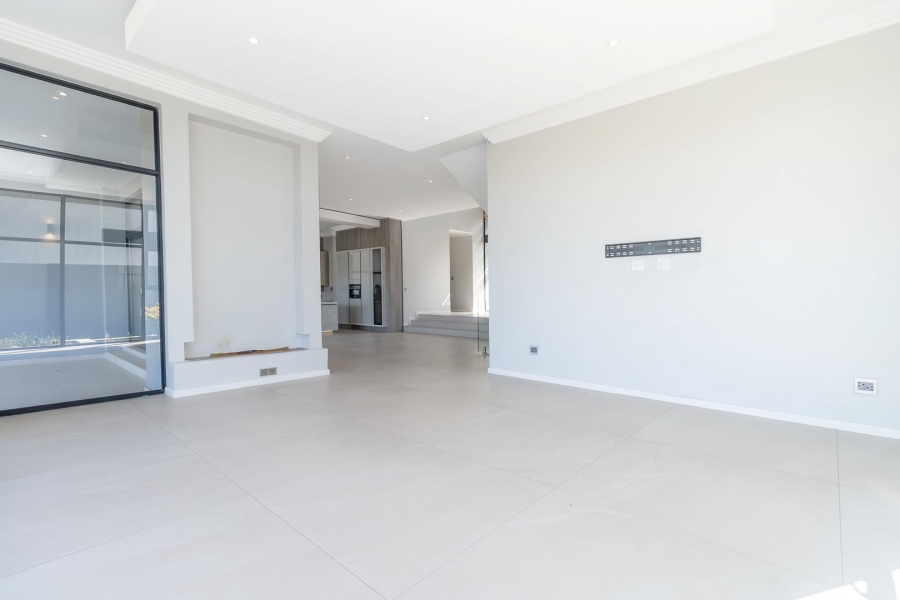 6 Bedroom Property for Sale in Waterfall Country Estate Gauteng