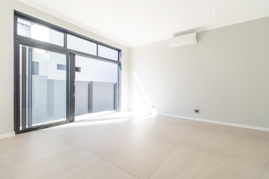 6 Bedroom Property for Sale in Waterfall Country Estate Gauteng