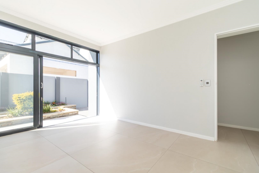 6 Bedroom Property for Sale in Waterfall Country Estate Gauteng