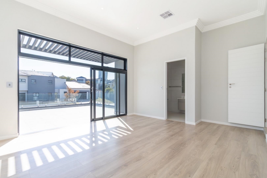 6 Bedroom Property for Sale in Waterfall Country Estate Gauteng