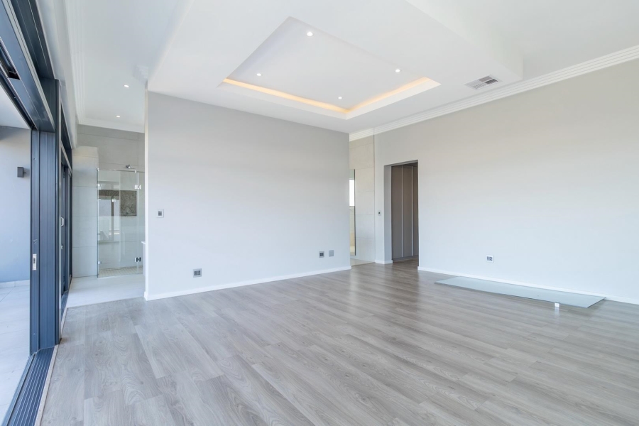 6 Bedroom Property for Sale in Waterfall Country Estate Gauteng