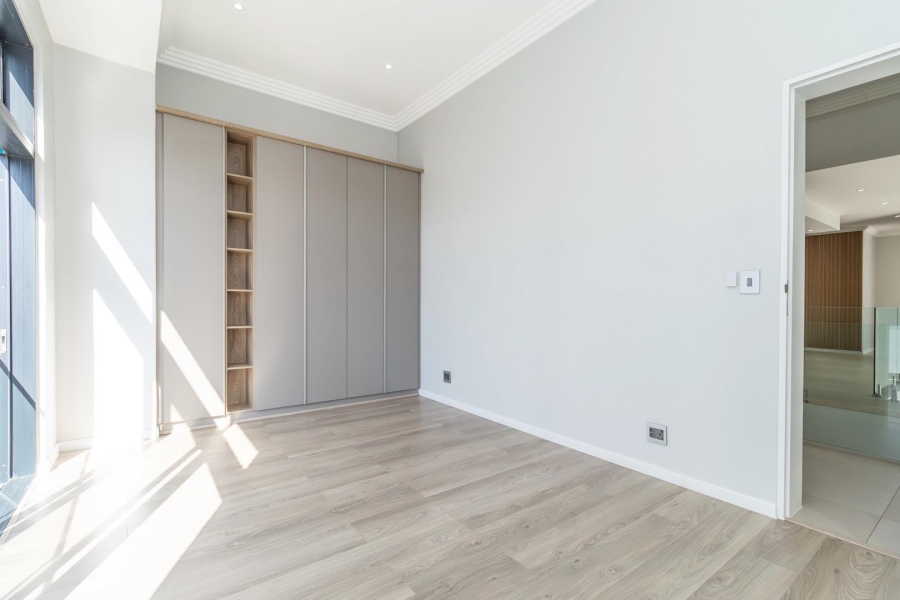 6 Bedroom Property for Sale in Waterfall Country Estate Gauteng