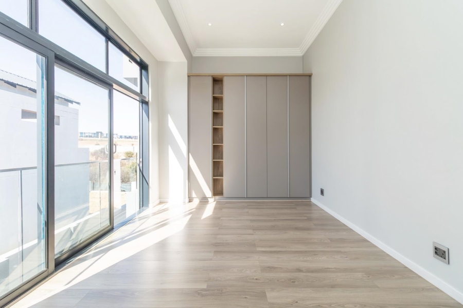 6 Bedroom Property for Sale in Waterfall Country Estate Gauteng