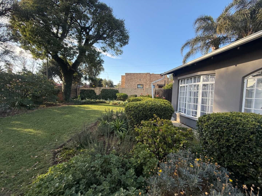 To Let 3 Bedroom Property for Rent in Strubensvallei Gauteng