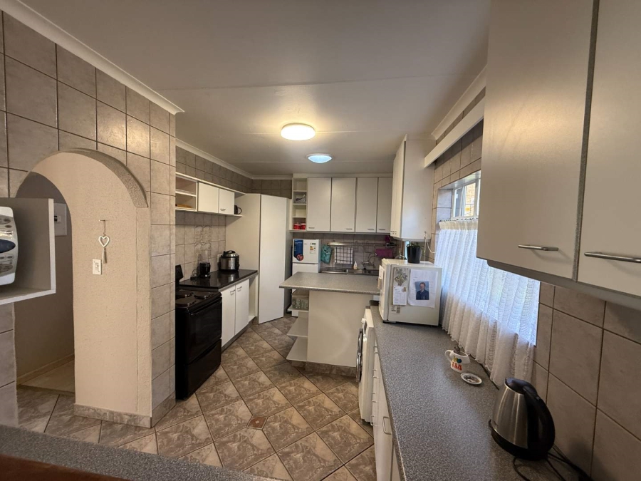 To Let 3 Bedroom Property for Rent in Strubensvallei Gauteng