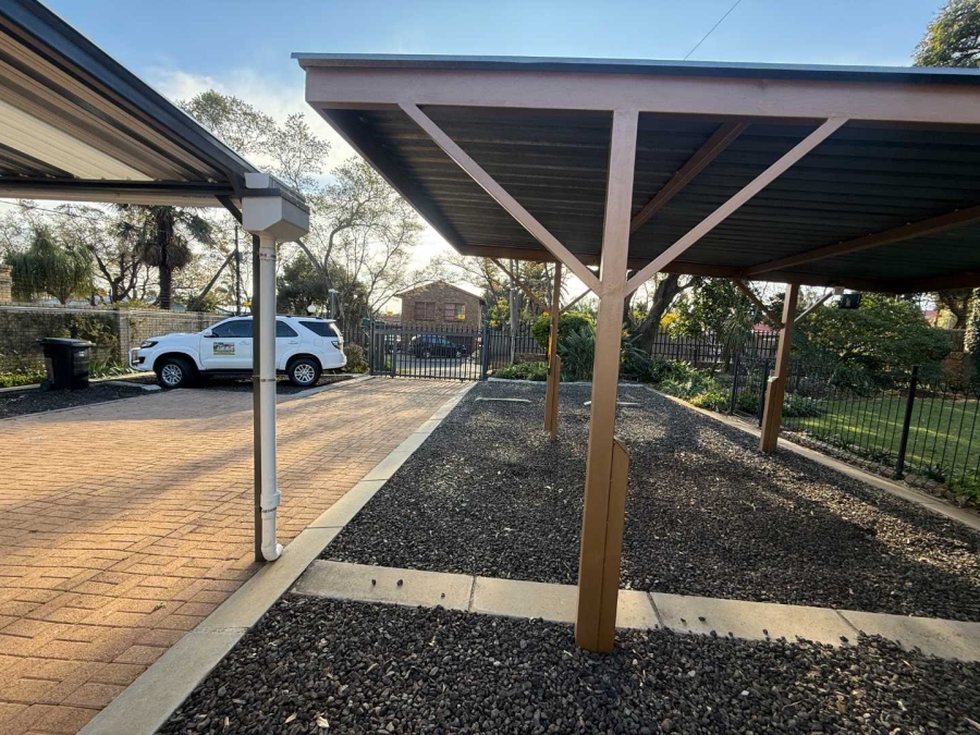 To Let 3 Bedroom Property for Rent in Strubensvallei Gauteng