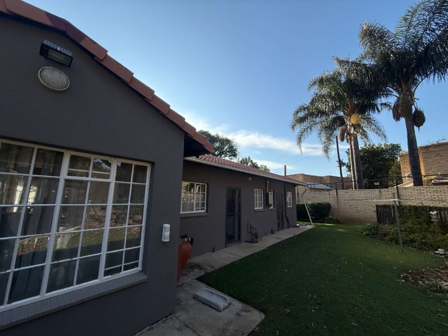 To Let 3 Bedroom Property for Rent in Strubensvallei Gauteng