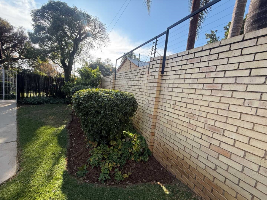 To Let 3 Bedroom Property for Rent in Strubensvallei Gauteng