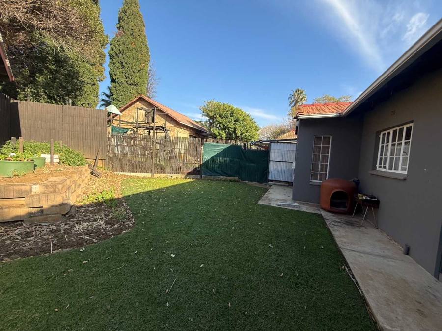 To Let 3 Bedroom Property for Rent in Strubensvallei Gauteng