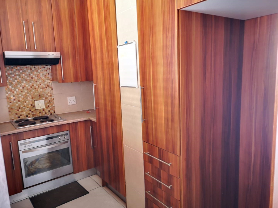 To Let 2 Bedroom Property for Rent in Glenvista Gauteng