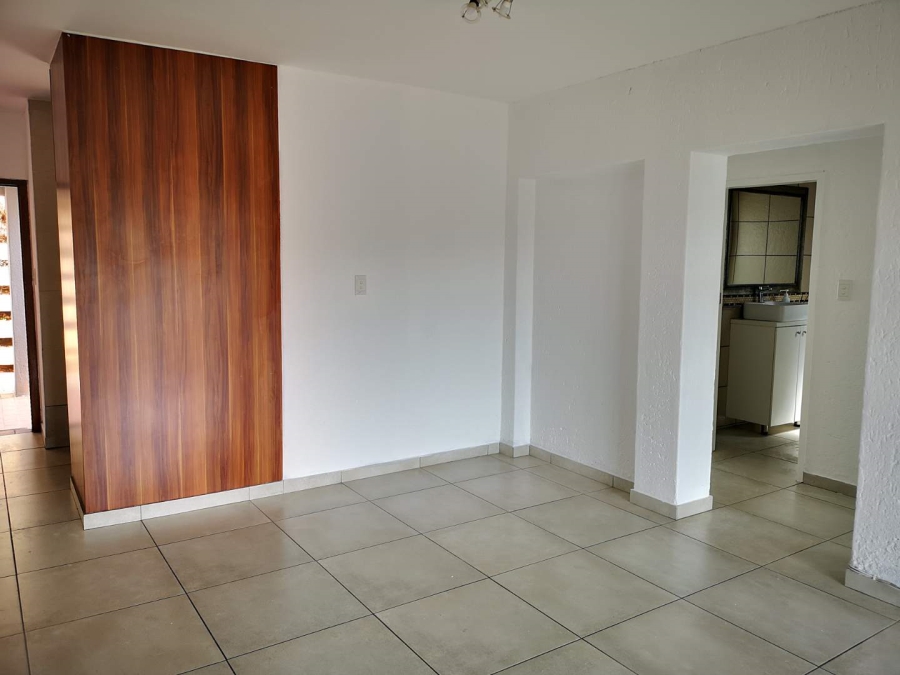 To Let 2 Bedroom Property for Rent in Glenvista Gauteng