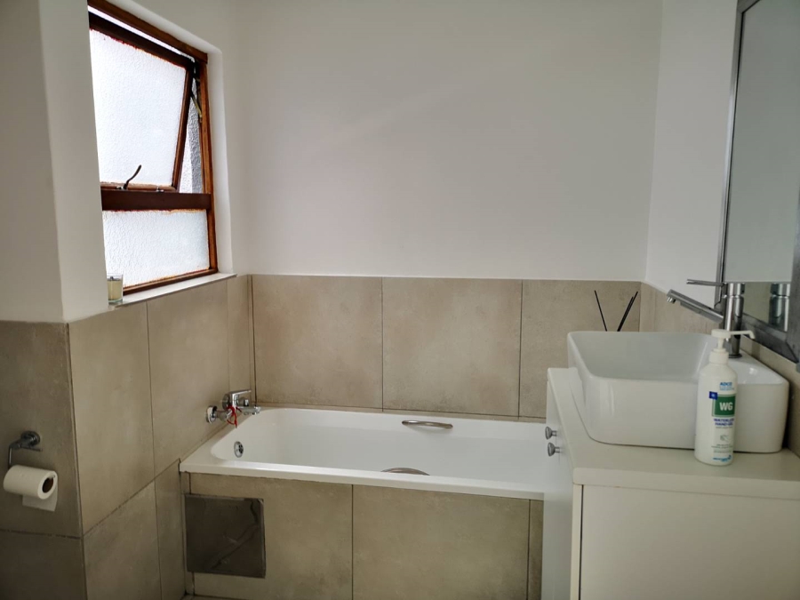 To Let 2 Bedroom Property for Rent in Glenvista Gauteng