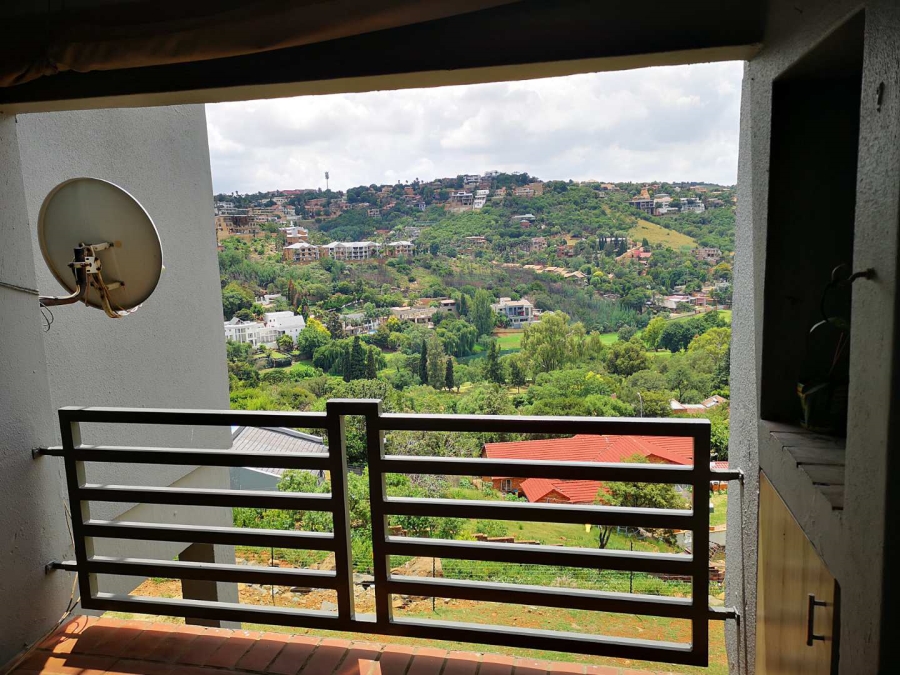 To Let 2 Bedroom Property for Rent in Glenvista Gauteng