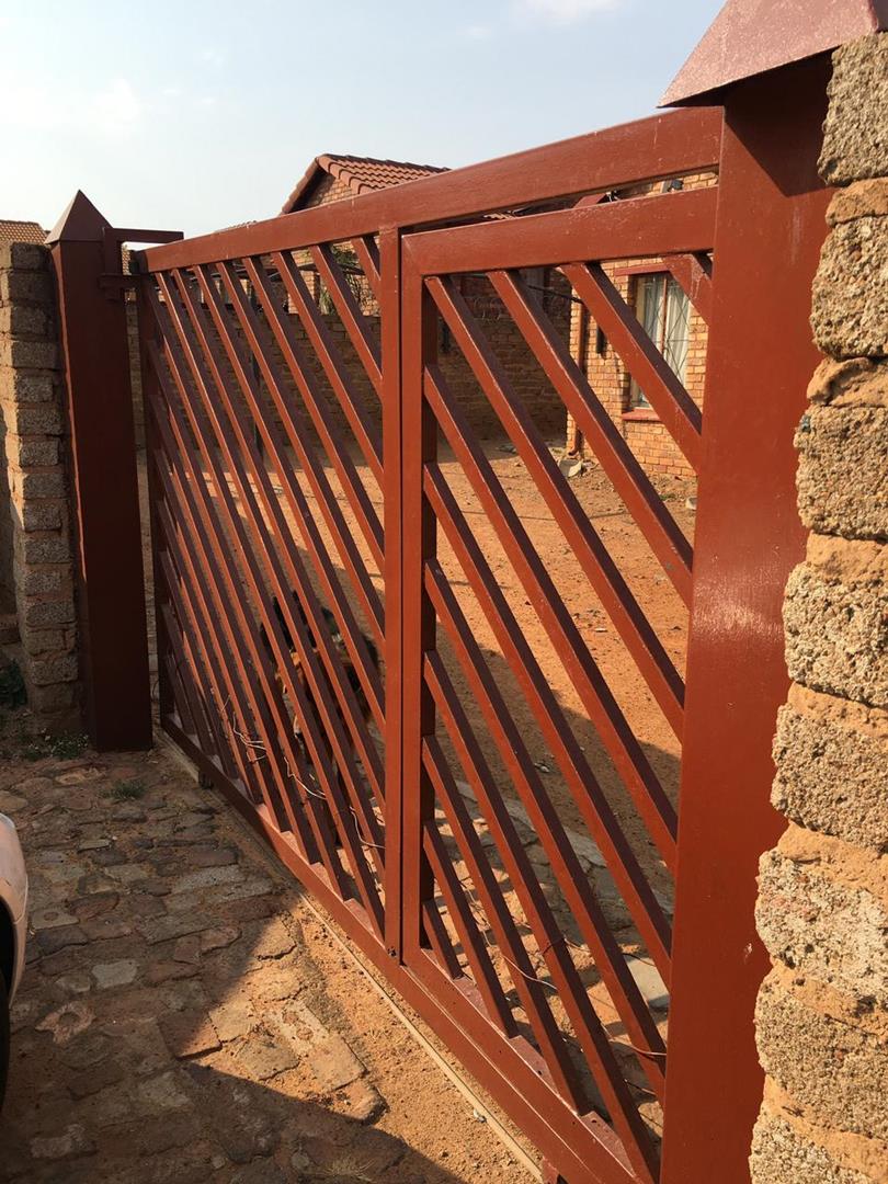 3 Bedroom Property for Sale in Morula View Gauteng