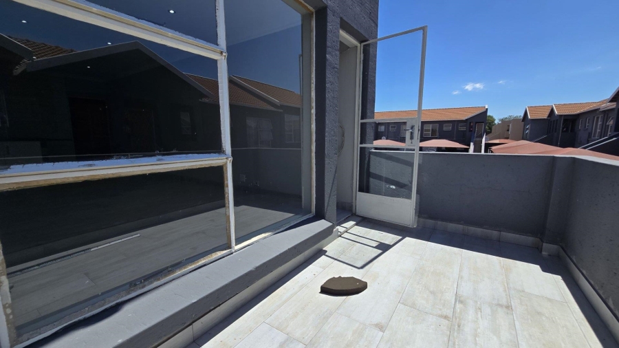 2 Bedroom Property for Sale in New Redruth Gauteng