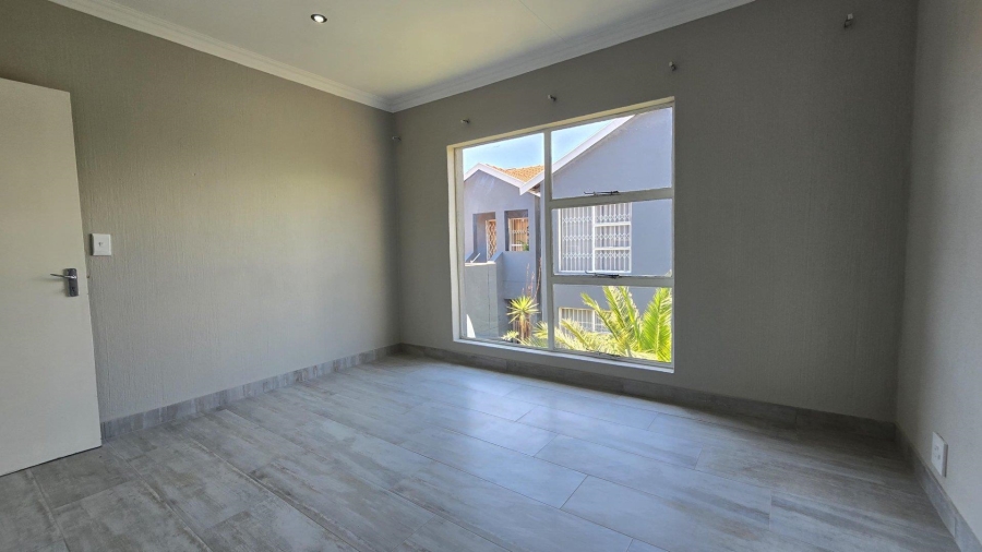 2 Bedroom Property for Sale in New Redruth Gauteng