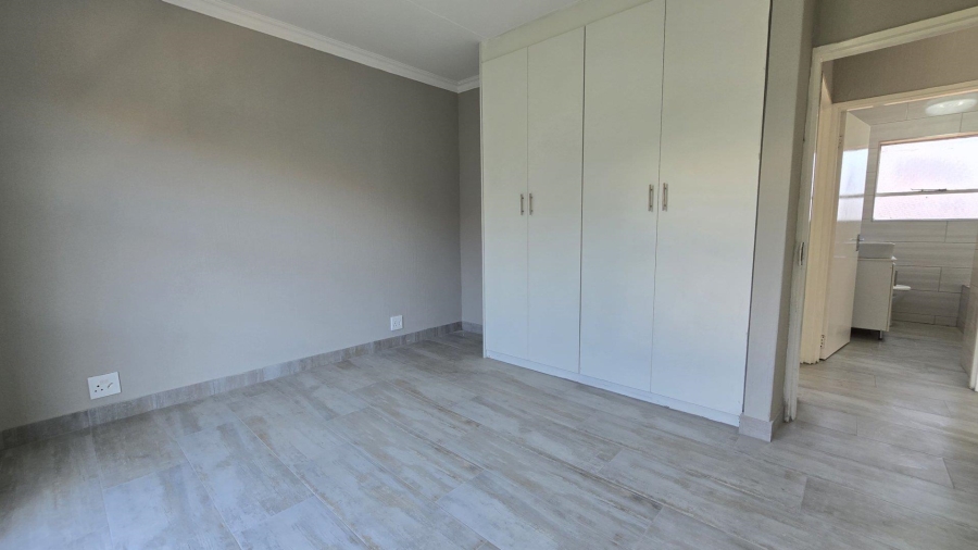 2 Bedroom Property for Sale in New Redruth Gauteng