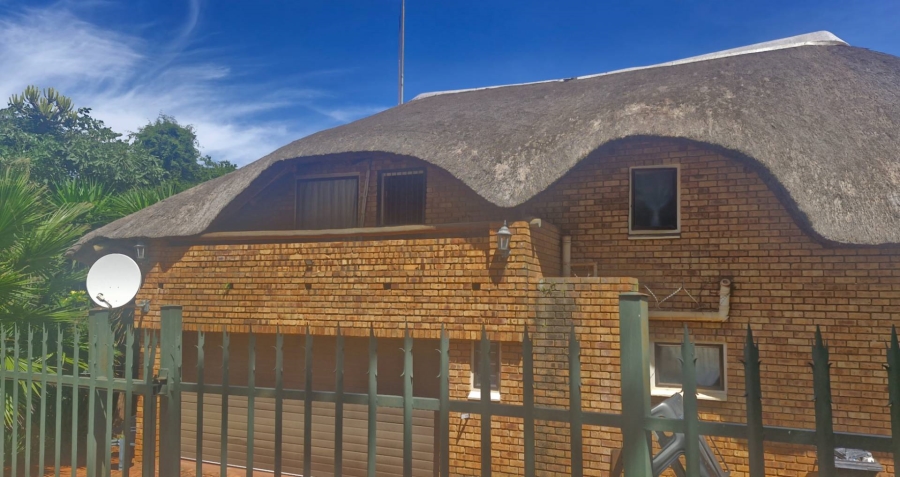 3 Bedroom Property for Sale in Faerie Glen Gauteng