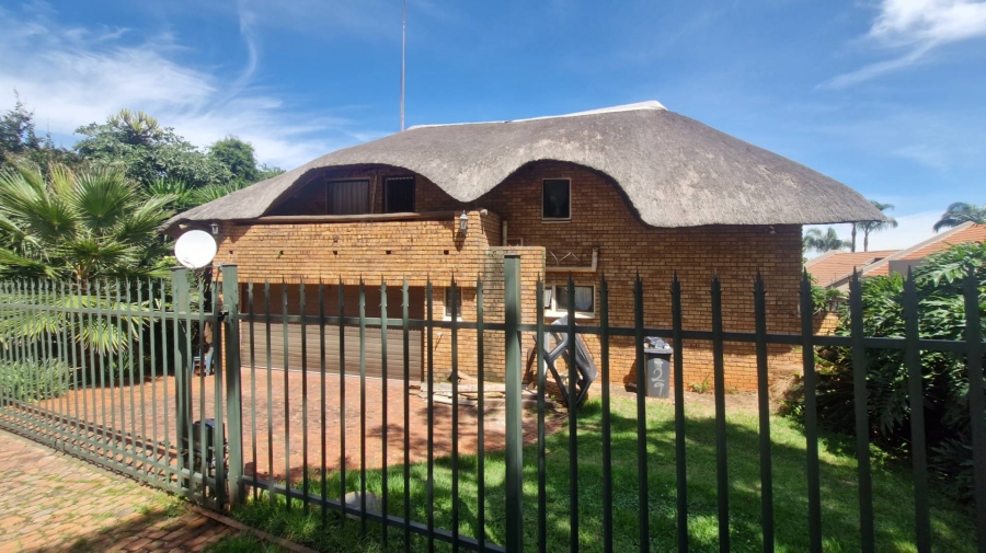3 Bedroom Property for Sale in Faerie Glen Gauteng