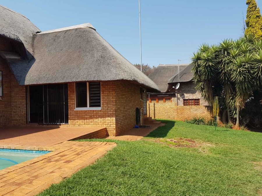 3 Bedroom Property for Sale in Faerie Glen Gauteng