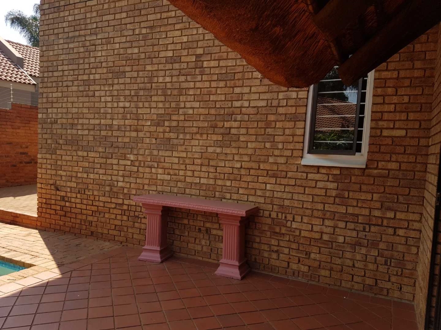 3 Bedroom Property for Sale in Faerie Glen Gauteng