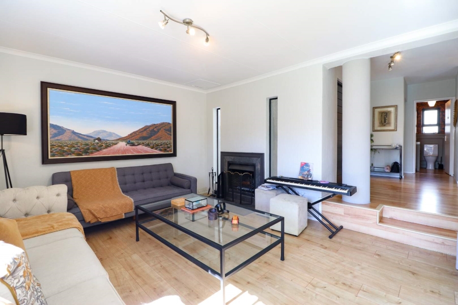 To Let 4 Bedroom Property for Rent in Fourways Gardens Gauteng