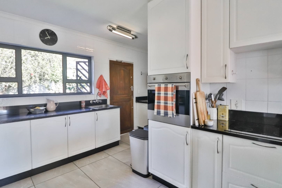 To Let 4 Bedroom Property for Rent in Fourways Gardens Gauteng