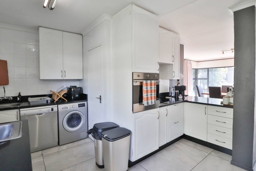 To Let 4 Bedroom Property for Rent in Fourways Gardens Gauteng