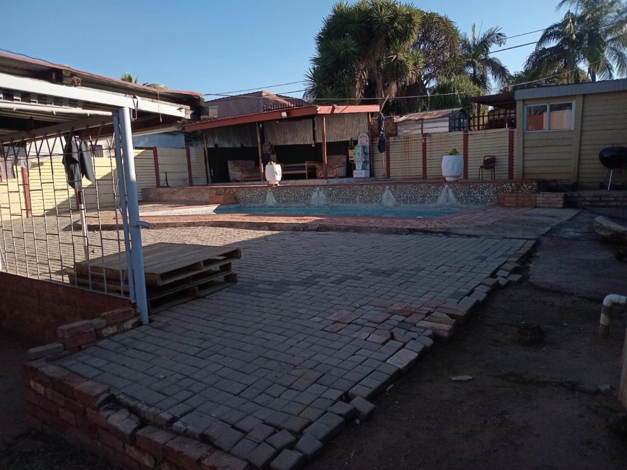 3 Bedroom Property for Sale in Jan Niemand Park Gauteng