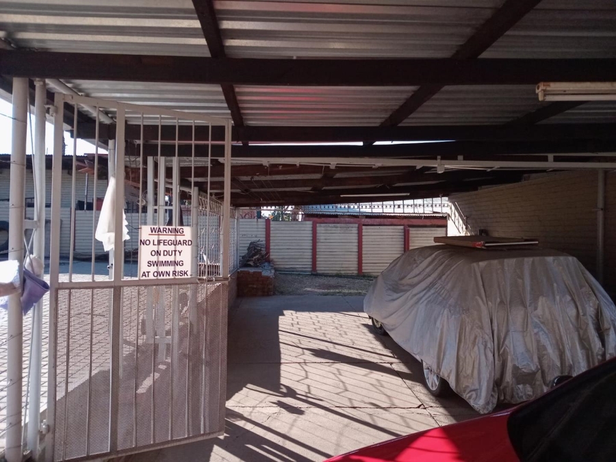 3 Bedroom Property for Sale in Jan Niemand Park Gauteng