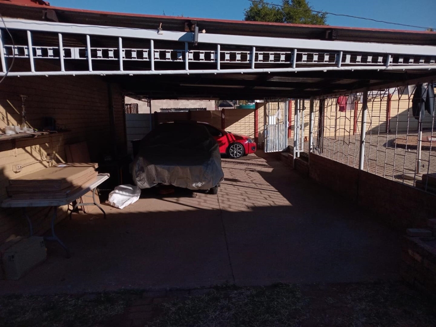 3 Bedroom Property for Sale in Jan Niemand Park Gauteng