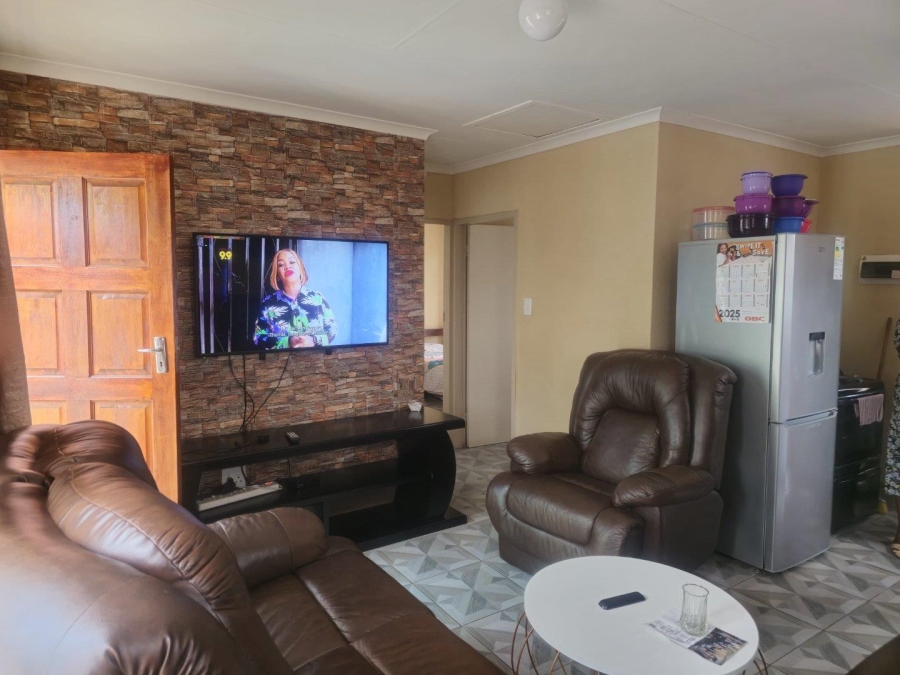 To Let 2 Bedroom Property for Rent in Rosslyn Gauteng