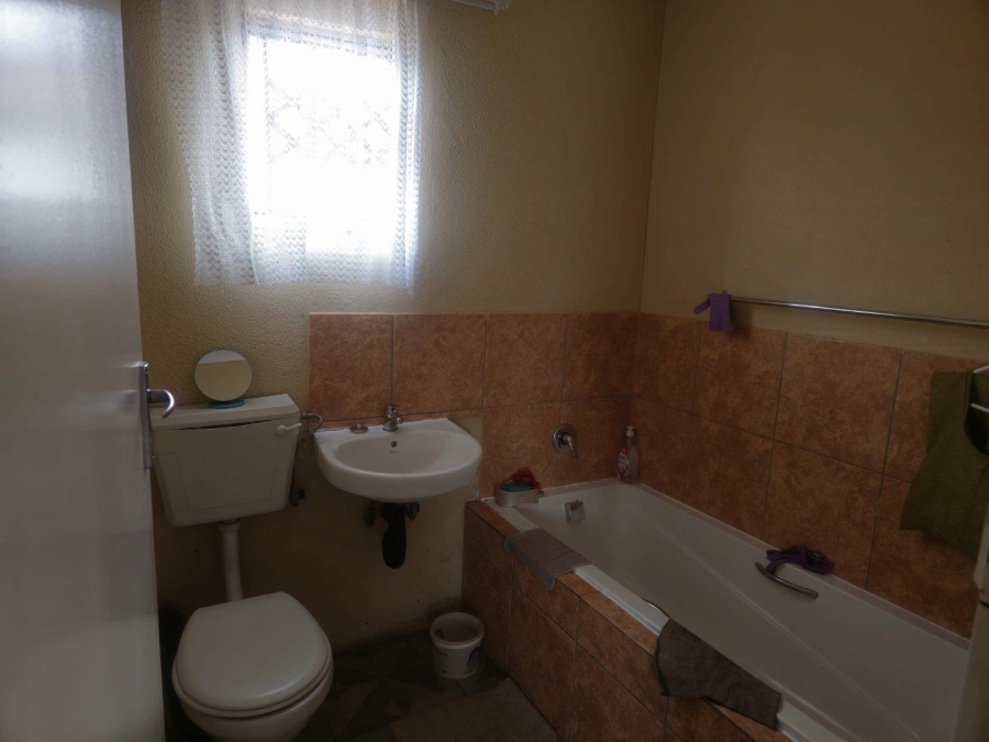 To Let 2 Bedroom Property for Rent in Rosslyn Gauteng