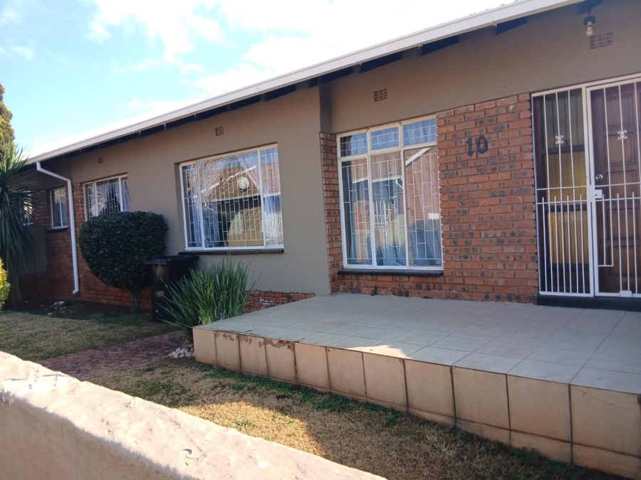 To Let 3 Bedroom Property for Rent in Dersley Gauteng