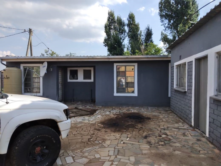 7 Bedroom Property for Sale in Tsakane Gauteng