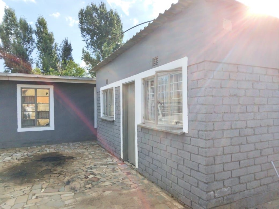7 Bedroom Property for Sale in Tsakane Gauteng