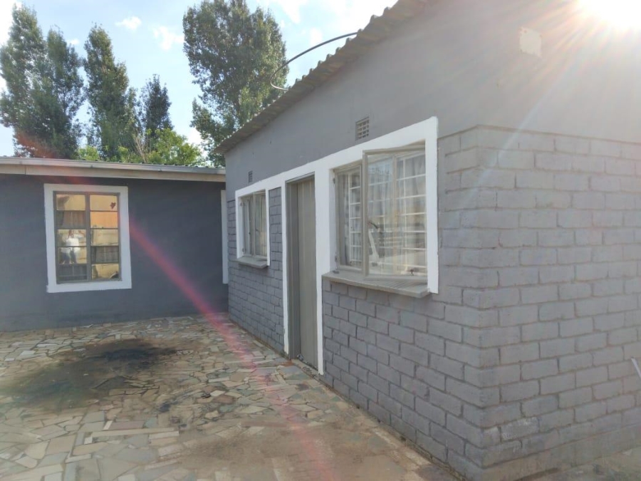7 Bedroom Property for Sale in Tsakane Gauteng