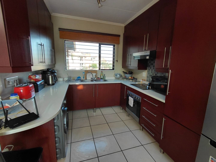 2 Bedroom Property for Sale in Sunninghill Gauteng