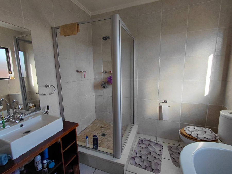 2 Bedroom Property for Sale in Sunninghill Gauteng