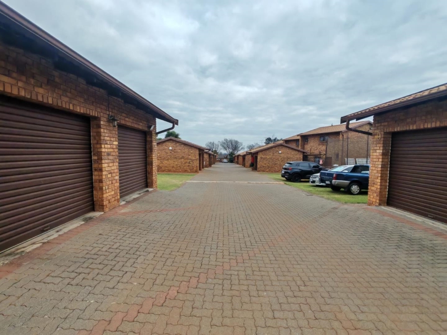 3 Bedroom Property for Sale in Klopperpark Gauteng