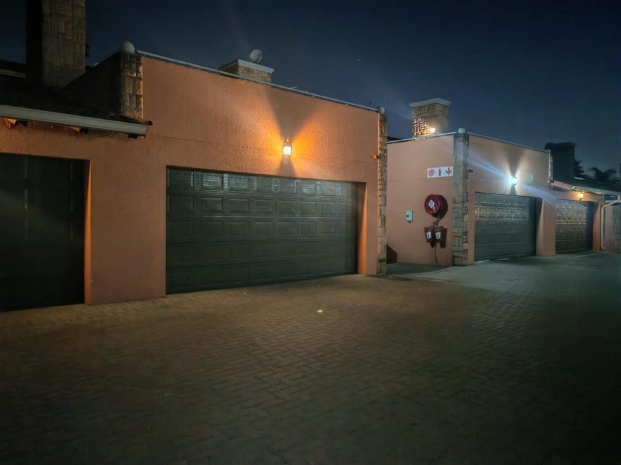 3 Bedroom Property for Sale in Glen Marais Gauteng