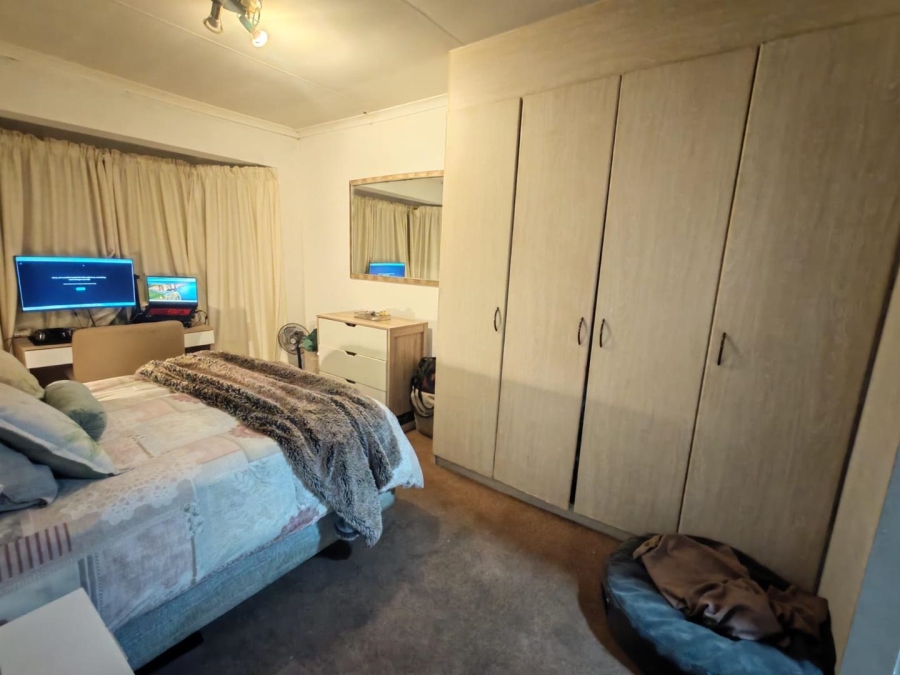 3 Bedroom Property for Sale in Glen Marais Gauteng