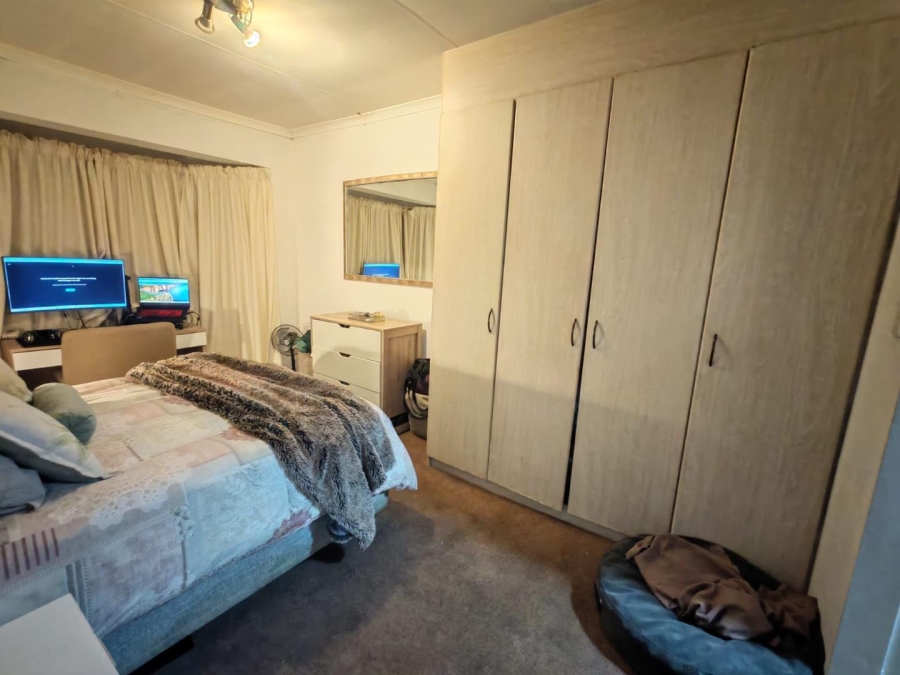 3 Bedroom Property for Sale in Glen Marais Gauteng