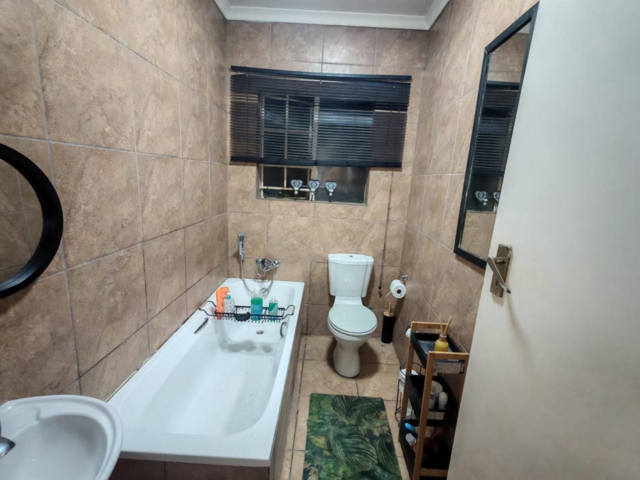 3 Bedroom Property for Sale in Glen Marais Gauteng