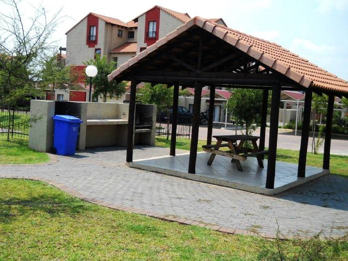 To Let 1 Bedroom Property for Rent in Silver Lakes Gauteng